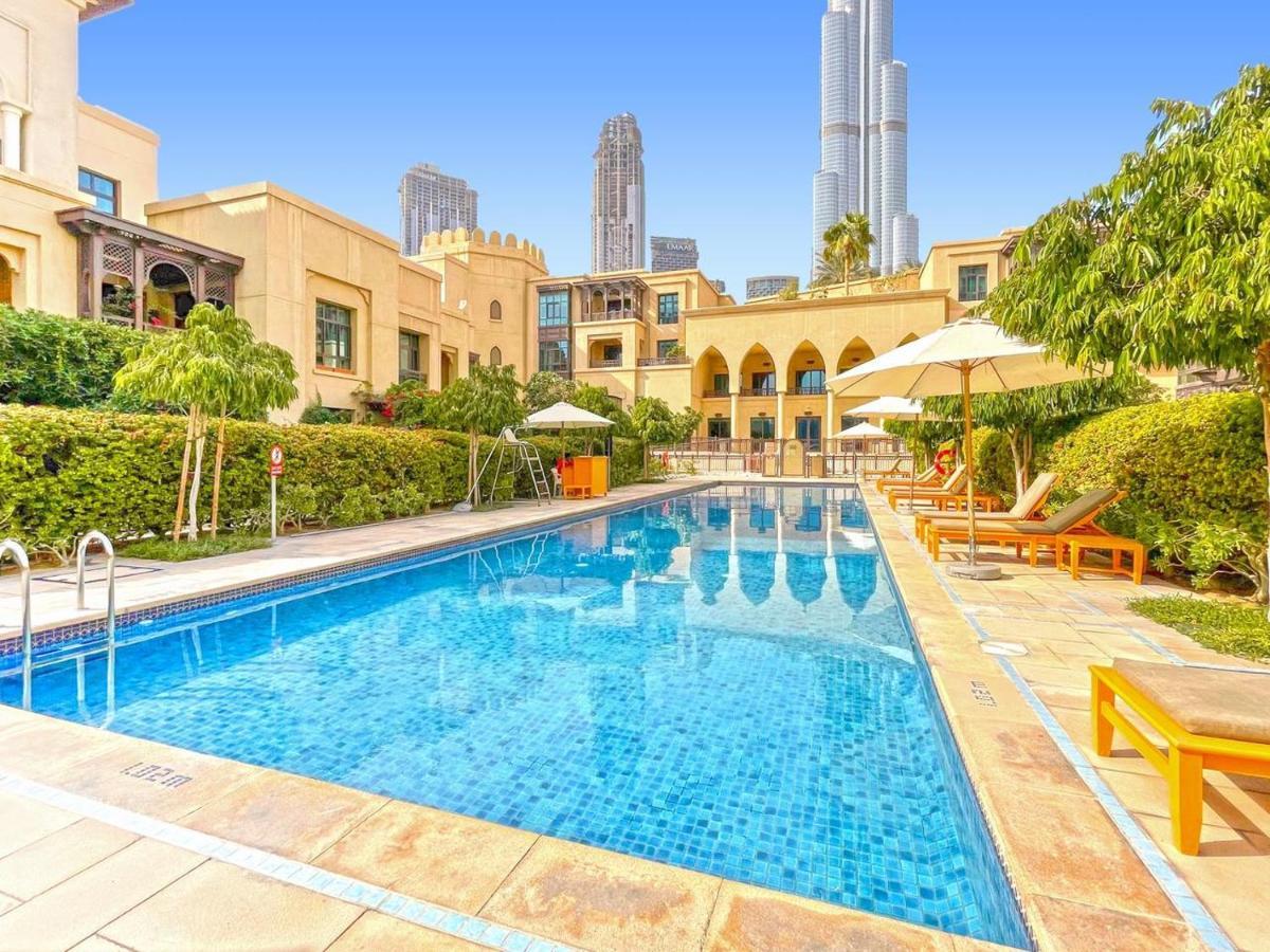 Burj Khalifa Partial View Peak Living Luxury 2Br Souk Al-Bahar Beside Dubai Mall-Golden Homes Exteriör bild
