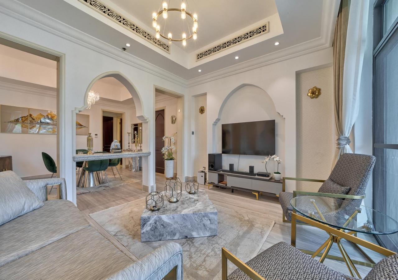 Burj Khalifa Partial View Peak Living Luxury 2Br Souk Al-Bahar Beside Dubai Mall-Golden Homes Exteriör bild