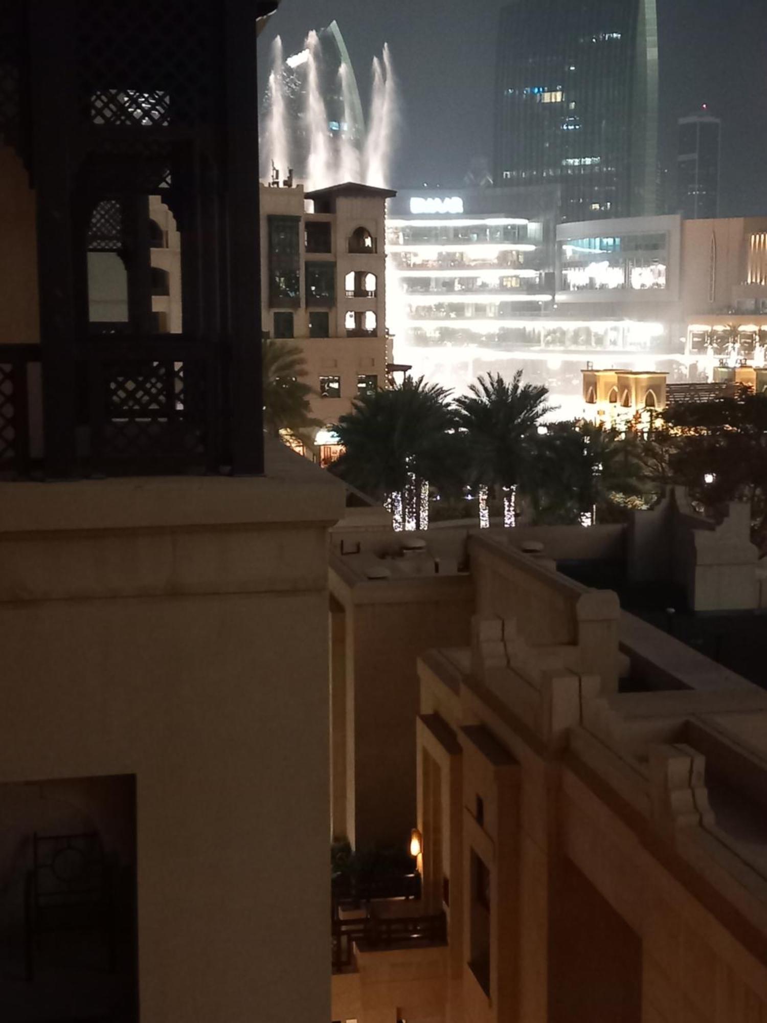 Burj Khalifa Partial View Peak Living Luxury 2Br Souk Al-Bahar Beside Dubai Mall-Golden Homes Rum bild